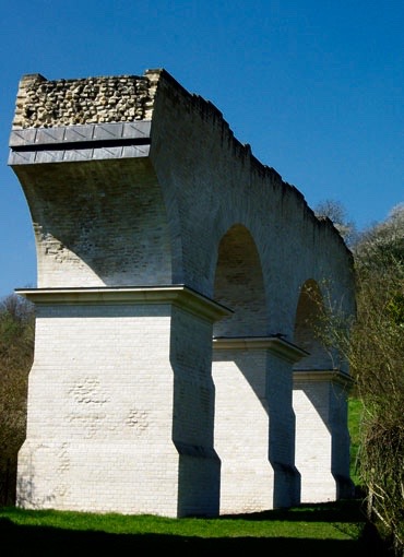 Spécialiste de la mise en valeur du patrimoine français par drone en Moselle et en Vendée